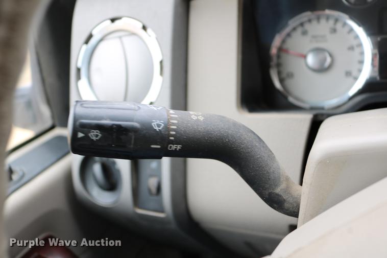 image for item DC7656 2008 Ford F350 Super Duty Crew Cab pickup truck