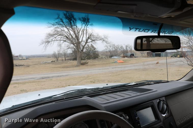 image for item DC7656 2008 Ford F350 Super Duty Crew Cab pickup truck