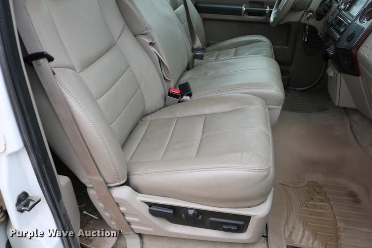 image for item DC7656 2008 Ford F350 Super Duty Crew Cab pickup truck