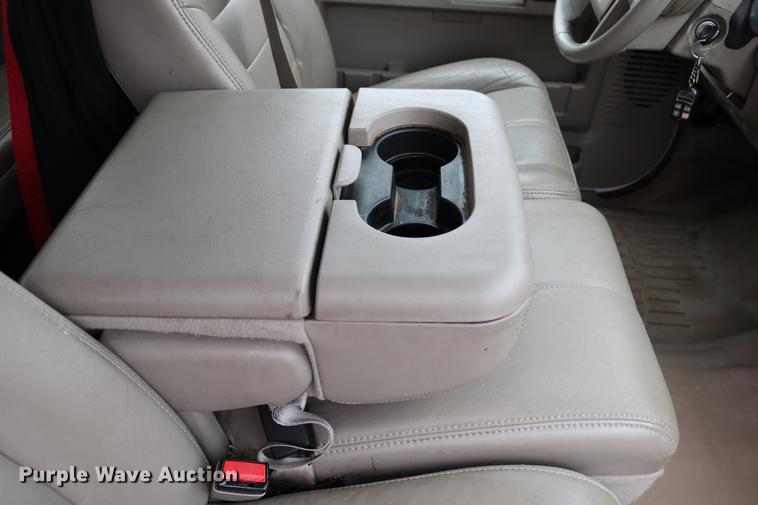 image for item DC7656 2008 Ford F350 Super Duty Crew Cab pickup truck