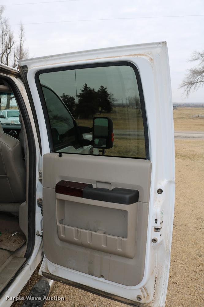 image for item DC7656 2008 Ford F350 Super Duty Crew Cab pickup truck