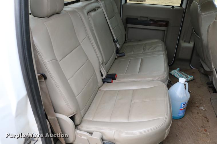 image for item DC7656 2008 Ford F350 Super Duty Crew Cab pickup truck