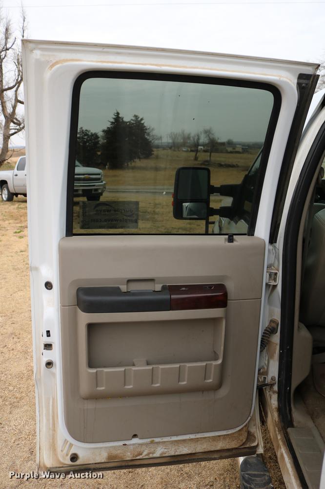 image for item DC7656 2008 Ford F350 Super Duty Crew Cab pickup truck