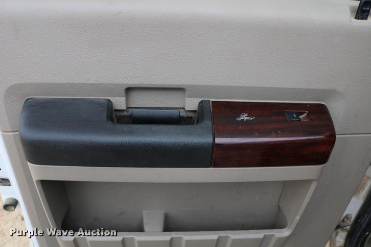 image for item DC7656 2008 Ford F350 Super Duty Crew Cab pickup truck