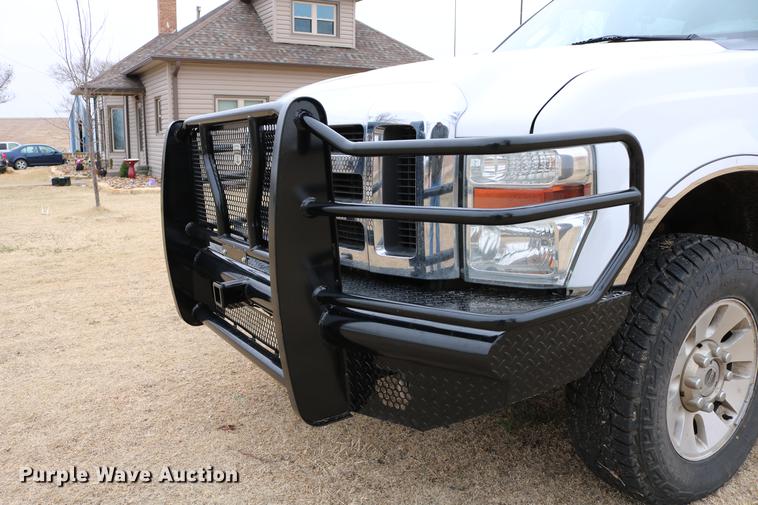 image for item DC7656 2008 Ford F350 Super Duty Crew Cab pickup truck