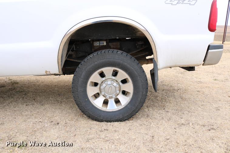 image for item DC7656 2008 Ford F350 Super Duty Crew Cab pickup truck