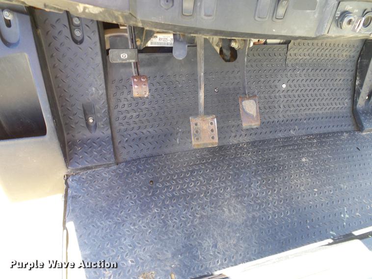 image for item DD1343 2012 Club Car XRT1550 UTV