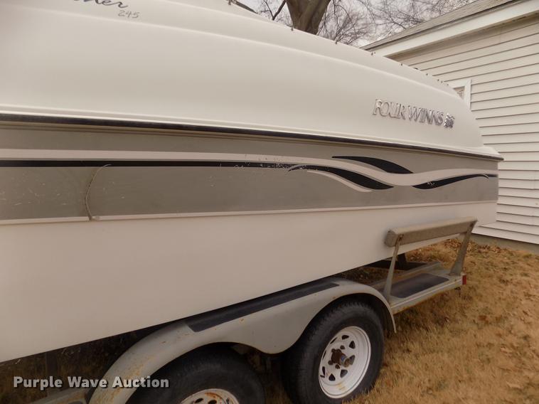 image for item DD2806 1999 Four Winns Sundowner boat