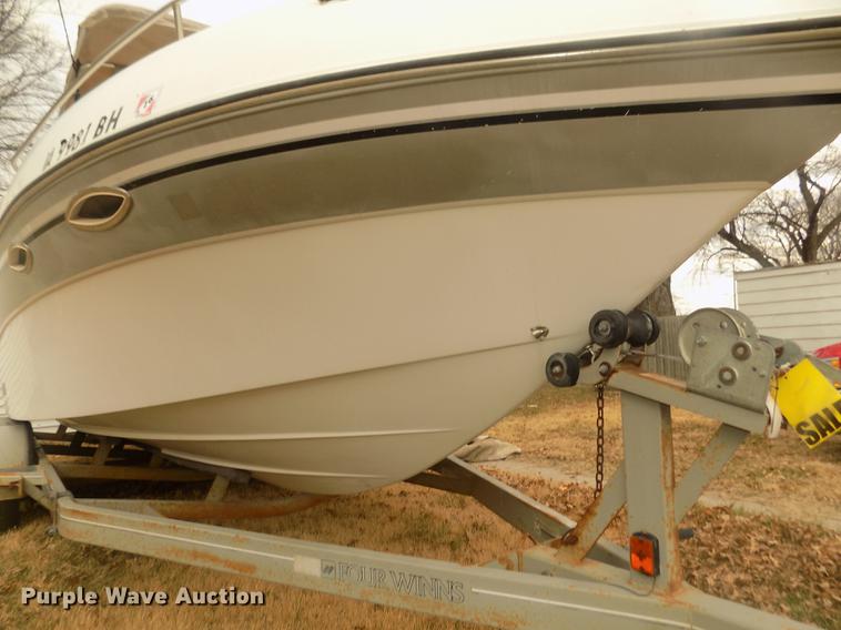 image for item DD2806 1999 Four Winns Sundowner boat