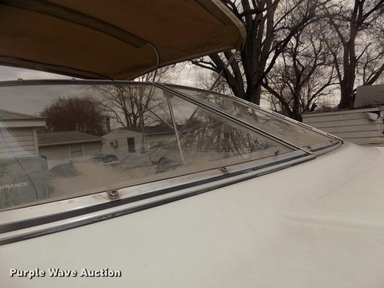 image for item DD2806 1999 Four Winns Sundowner boat