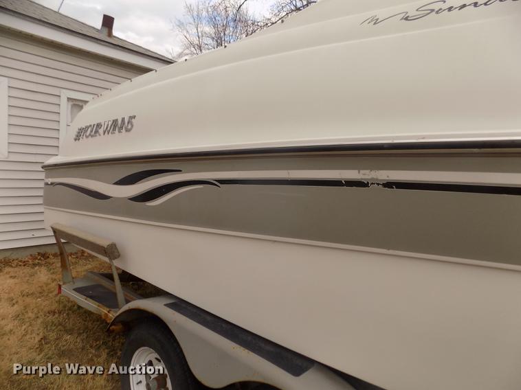 image for item DD2806 1999 Four Winns Sundowner boat