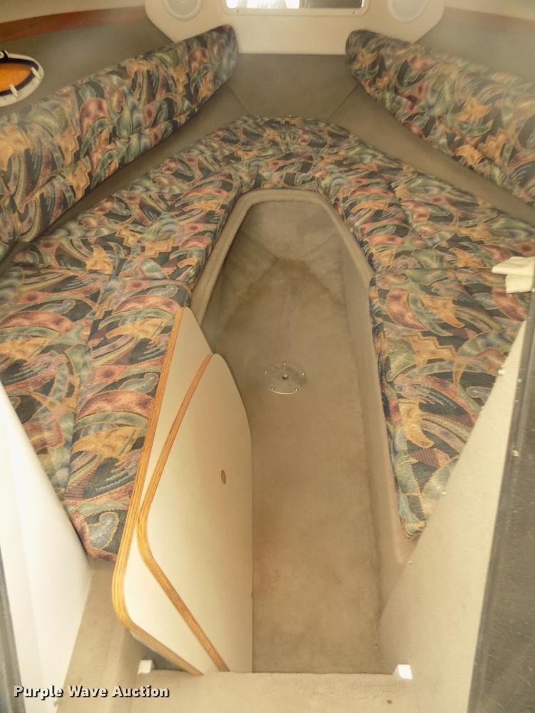 image for item DD2806 1999 Four Winns Sundowner boat