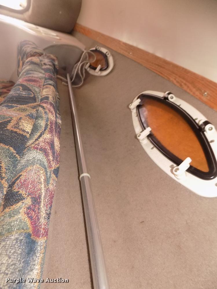 image for item DD2806 1999 Four Winns Sundowner boat