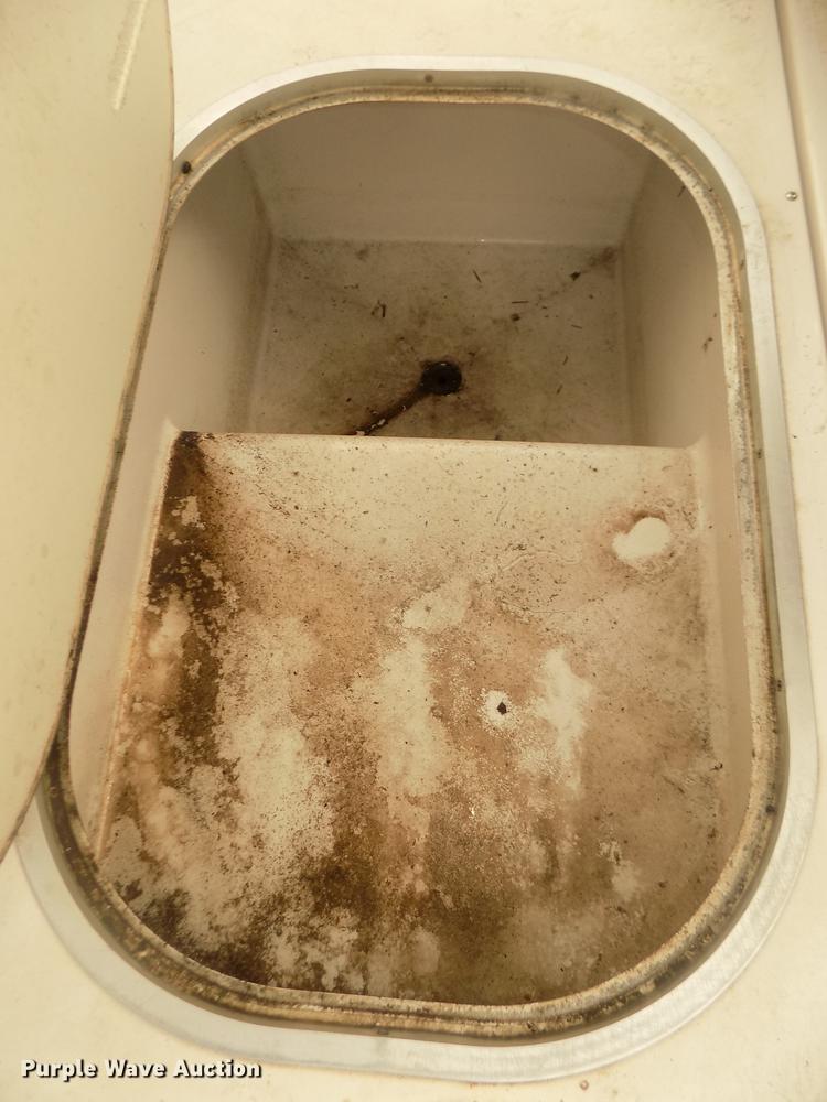 image for item DD2806 1999 Four Winns Sundowner boat