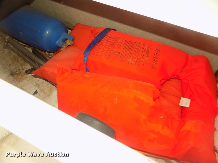 image for item DD2806 1999 Four Winns Sundowner boat