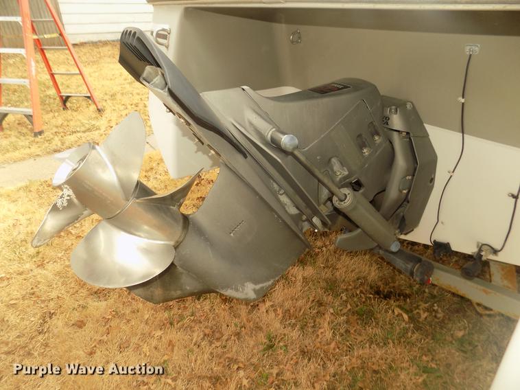 image for item DD2806 1999 Four Winns Sundowner boat