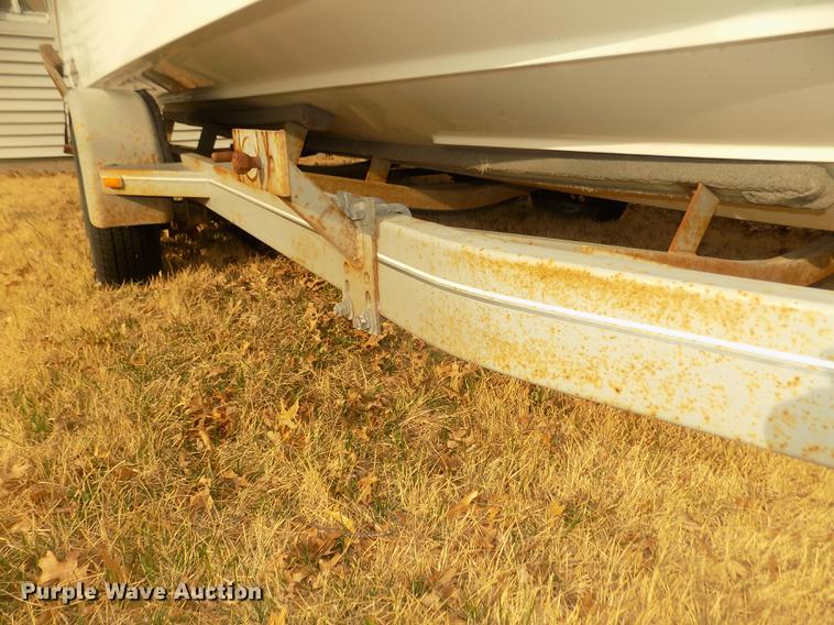 image for item DD2806 1999 Four Winns Sundowner boat