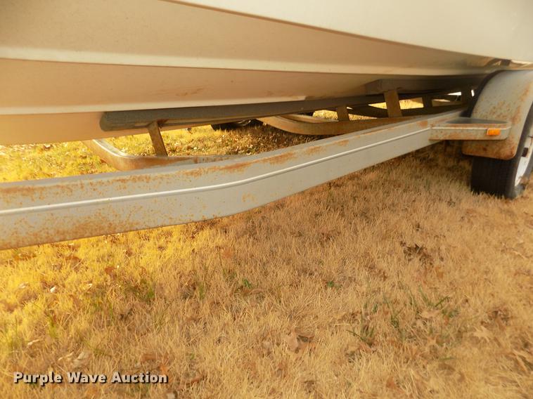 image for item DD2806 1999 Four Winns Sundowner boat