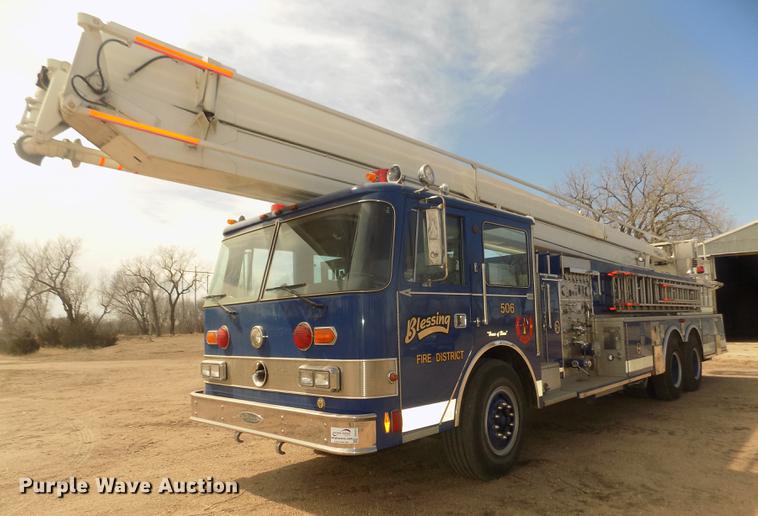 image for item DD2815 1989 Pierce Arrow bucket fire truck