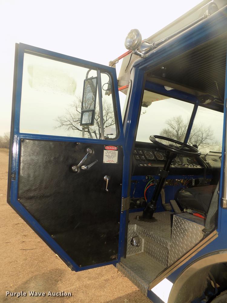 image for item DD2815 1989 Pierce Arrow bucket fire truck