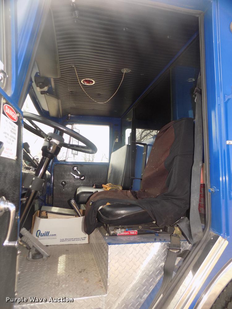 image for item DD2815 1989 Pierce Arrow bucket fire truck