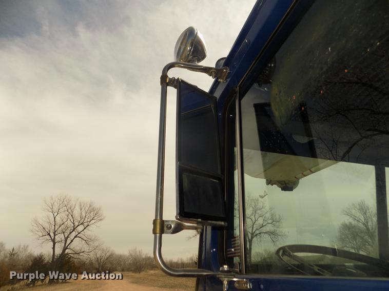 image for item DD2815 1989 Pierce Arrow bucket fire truck