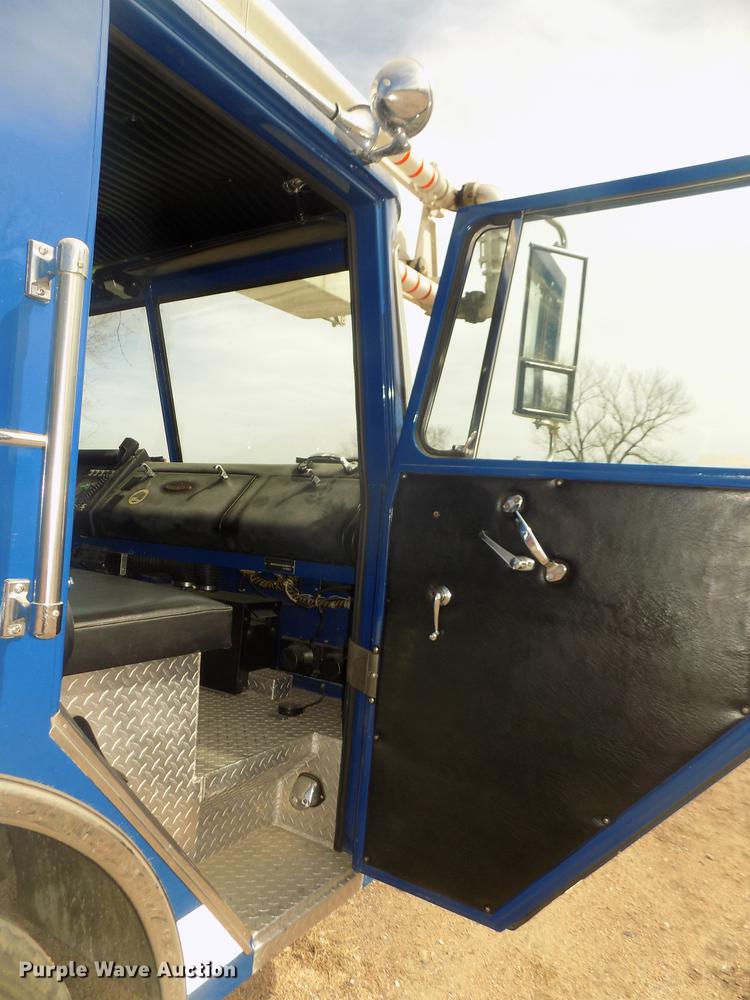 image for item DD2815 1989 Pierce Arrow bucket fire truck