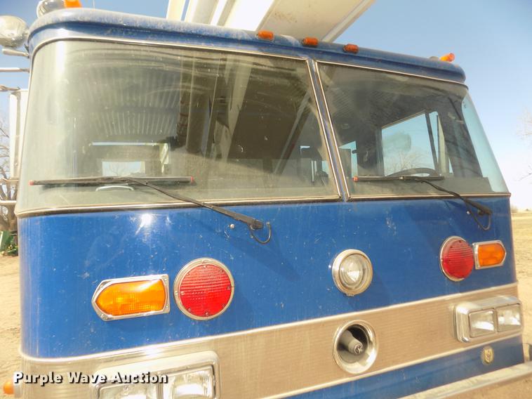 image for item DD2815 1989 Pierce Arrow bucket fire truck