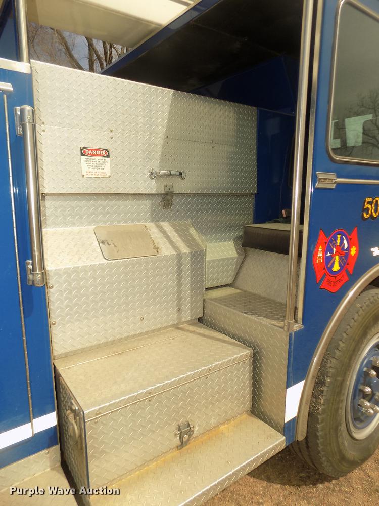 image for item DD2815 1989 Pierce Arrow bucket fire truck