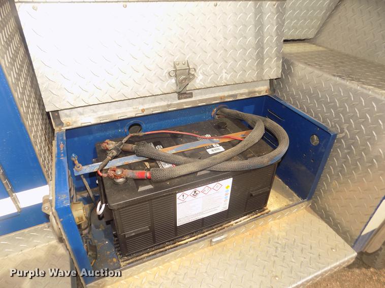 image for item DD2815 1989 Pierce Arrow bucket fire truck