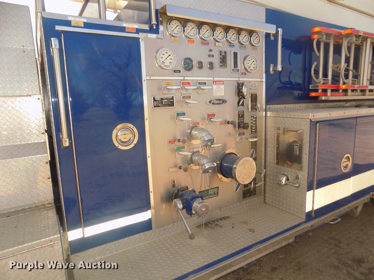 image for item DD2815 1989 Pierce Arrow bucket fire truck