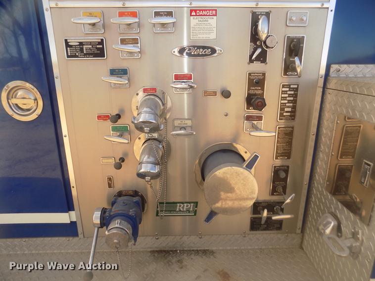 image for item DD2815 1989 Pierce Arrow bucket fire truck