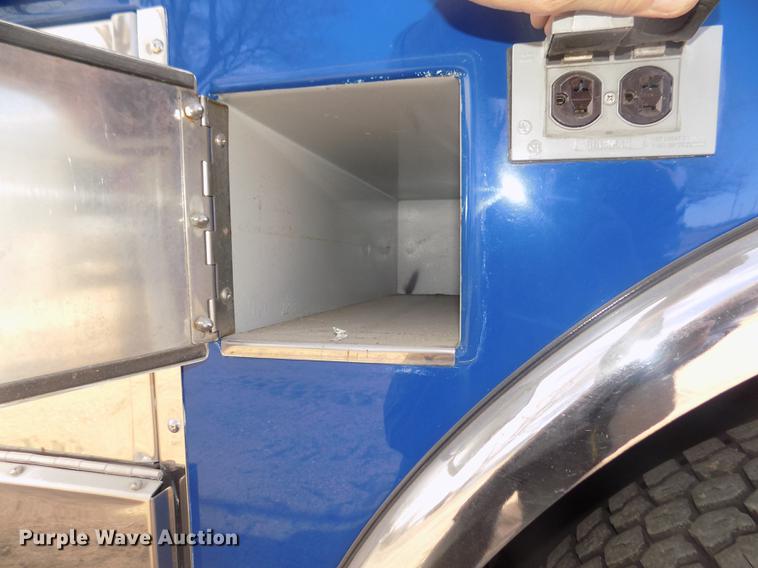 image for item DD2815 1989 Pierce Arrow bucket fire truck