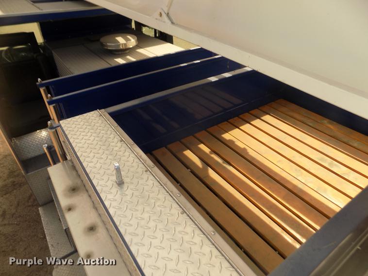 image for item DD2815 1989 Pierce Arrow bucket fire truck