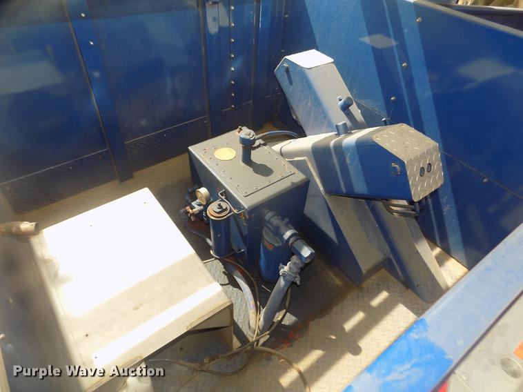 image for item DD2815 1989 Pierce Arrow bucket fire truck