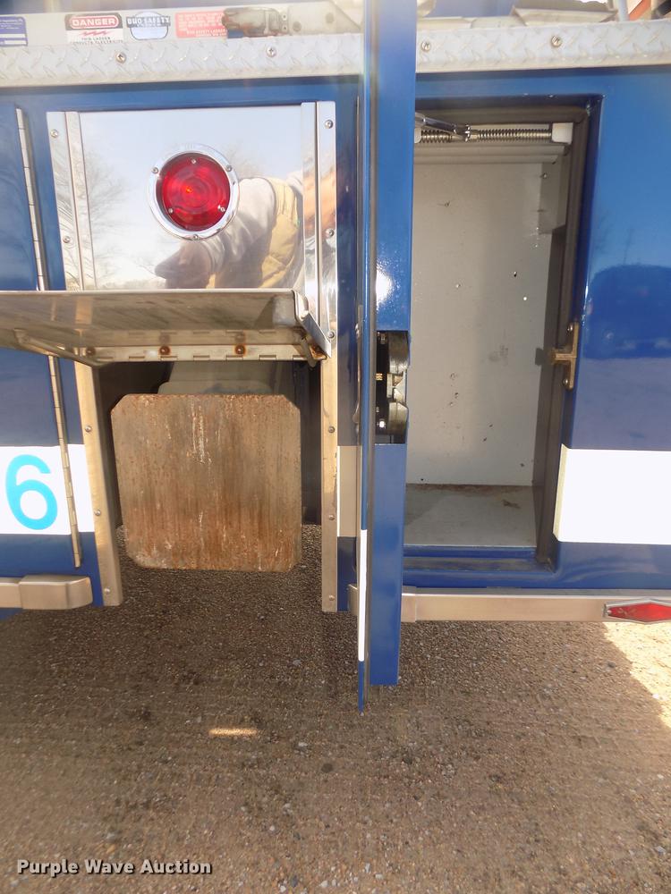 image for item DD2815 1989 Pierce Arrow bucket fire truck