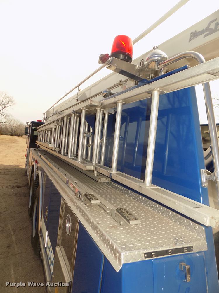 image for item DD2815 1989 Pierce Arrow bucket fire truck