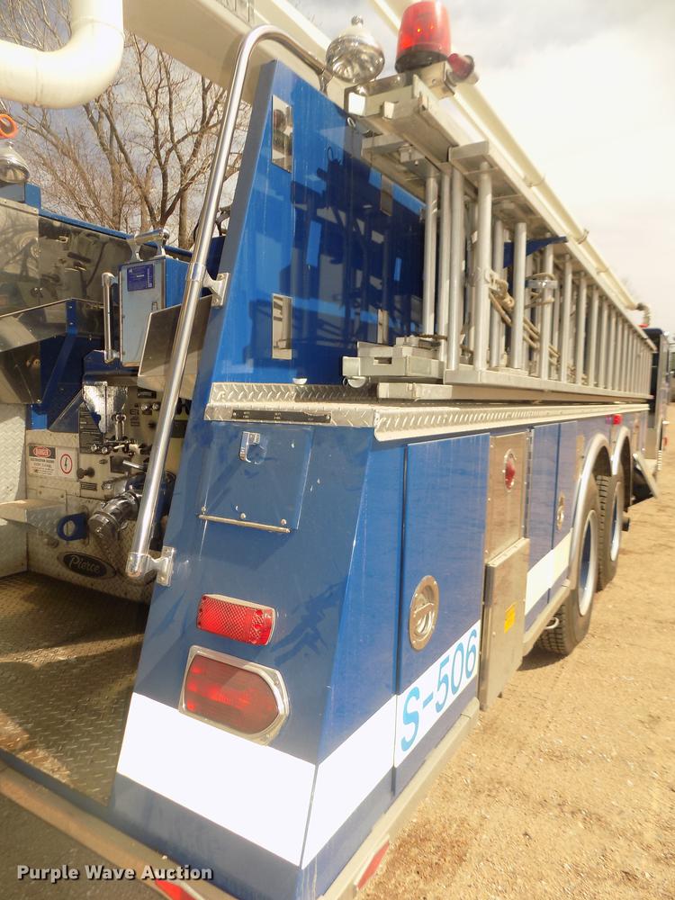 image for item DD2815 1989 Pierce Arrow bucket fire truck