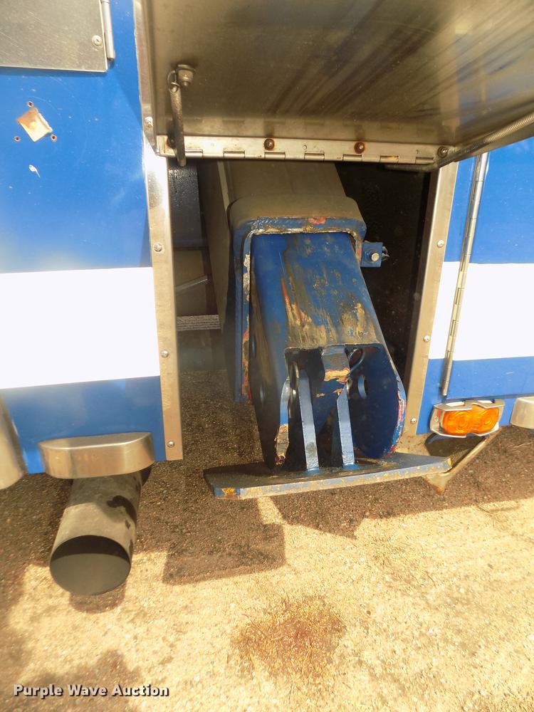 image for item DD2815 1989 Pierce Arrow bucket fire truck