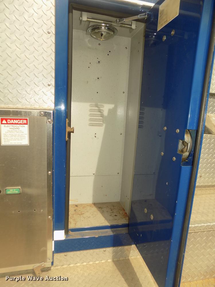 image for item DD2815 1989 Pierce Arrow bucket fire truck