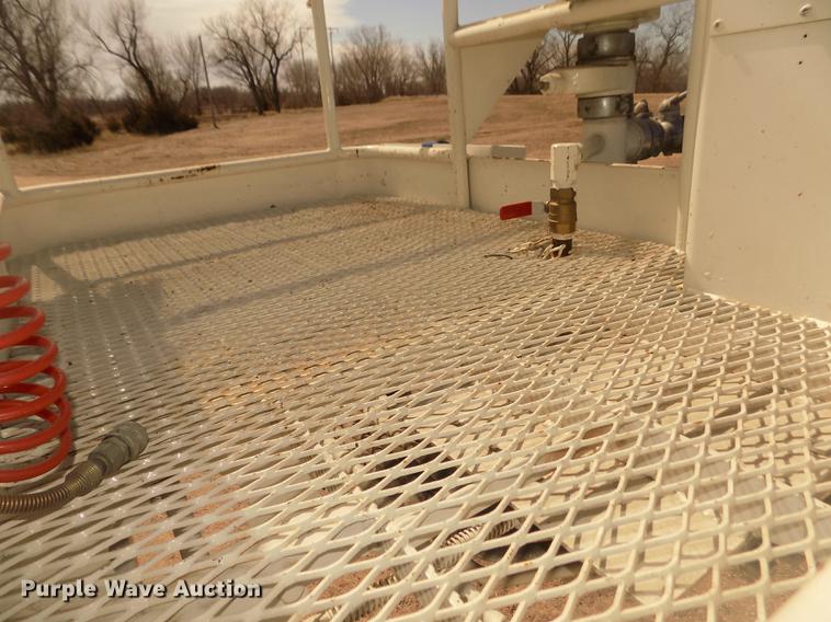 image for item DD2815 1989 Pierce Arrow bucket fire truck