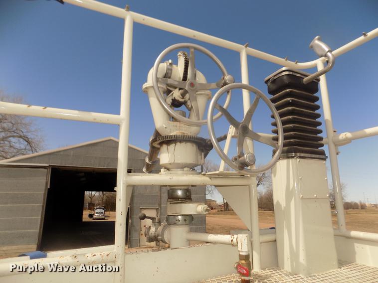 image for item DD2815 1989 Pierce Arrow bucket fire truck