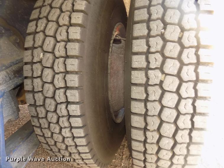 image for item DD2815 1989 Pierce Arrow bucket fire truck