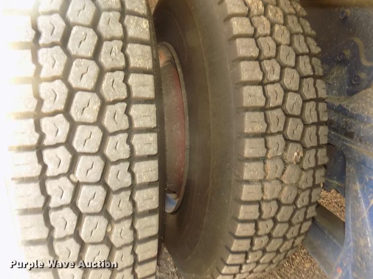 image for item DD2815 1989 Pierce Arrow bucket fire truck