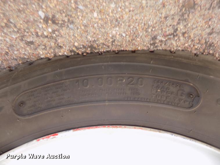 image for item DD2815 1989 Pierce Arrow bucket fire truck