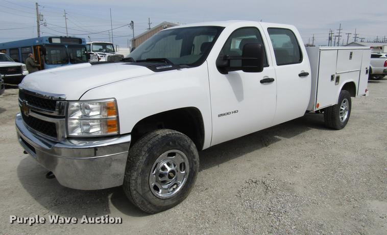 image for item DD7428 2014 Chevrolet Silverado 2500HD Crew Cab utility bed pickup truck