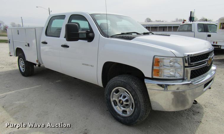 image for item DD7428 2014 Chevrolet Silverado 2500HD Crew Cab utility bed pickup truck