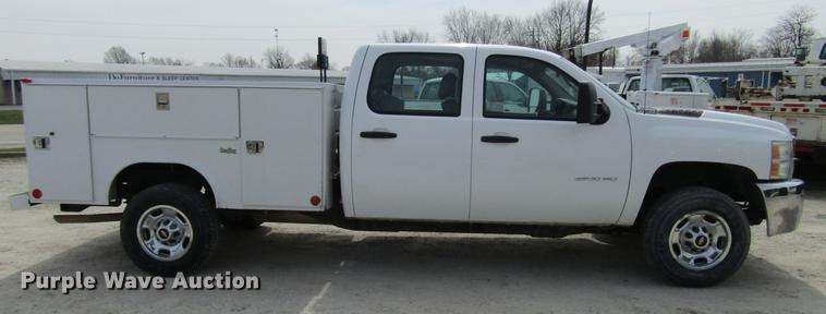 image for item DD7428 2014 Chevrolet Silverado 2500HD Crew Cab utility bed pickup truck