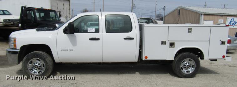 image for item DD7428 2014 Chevrolet Silverado 2500HD Crew Cab utility bed pickup truck