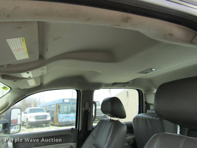 image for item DD7428 2014 Chevrolet Silverado 2500HD Crew Cab utility bed pickup truck